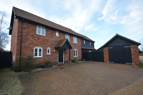 4 bedroom detached house to rent, The Pastures, Writtle, CM1