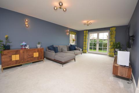4 bedroom detached house to rent, The Pastures, Writtle, CM1