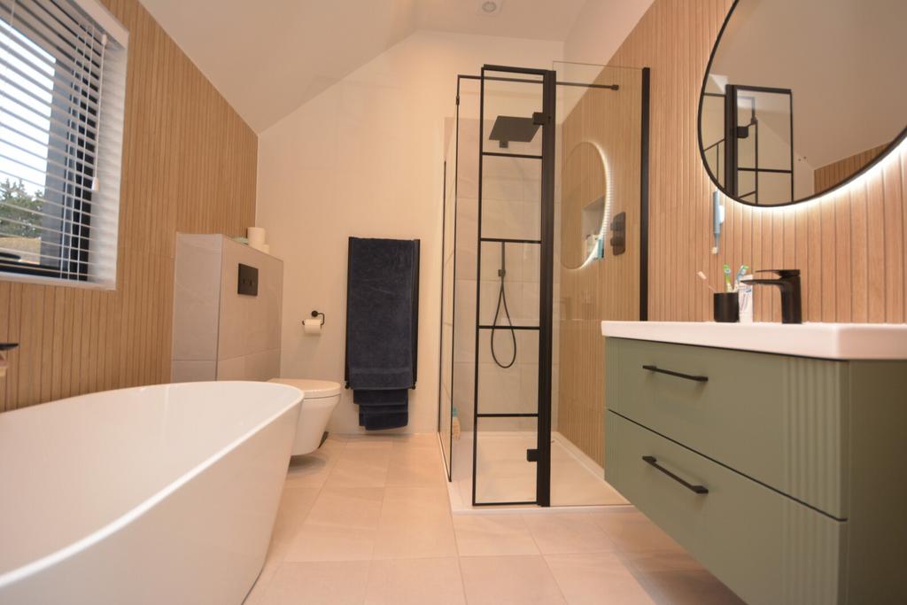 En Suite Bathroom