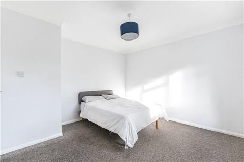 2 bedroom apartment to rent, Woodfield Avenue, London, SW16
