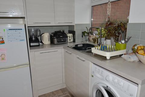 2 bedroom terraced house to rent, Upperstone Close,  Stotfold , SG5