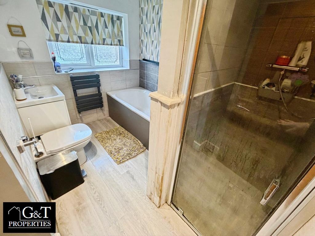 Family bathroom