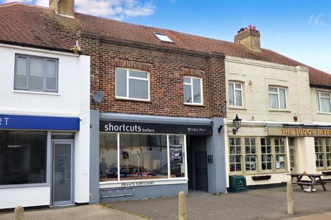 2 bedroom maisonette to rent, Sea Road, Littlehampton BN16