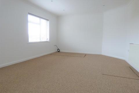 2 bedroom maisonette to rent, Sea Road, Littlehampton BN16