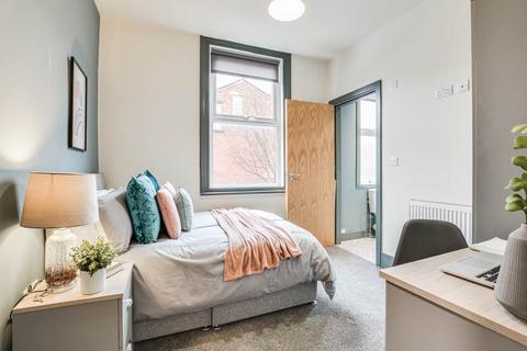 undefined, Knowle Mount (Room 4), West Yorkshire LS4