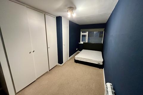 2 bedroom flat to rent, Malcolm Close, Mapperley, Nottingham, Nottinghamshire, NG3