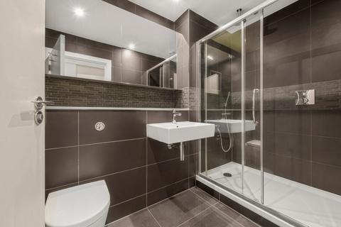 2 bedroom flat to rent, Pump House Crescent, Brentford, UK