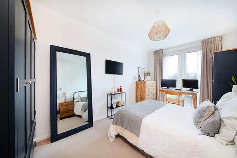 2 bedroom flat for sale, Discovery House, Juniper Drive, London