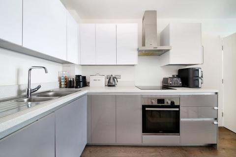 2 bedroom flat for sale, Discovery House, Juniper Drive, London