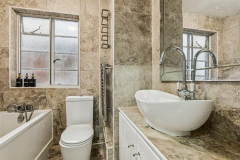 2 bedroom flat for sale, Gunnersbury Court, Bollo Lane, London