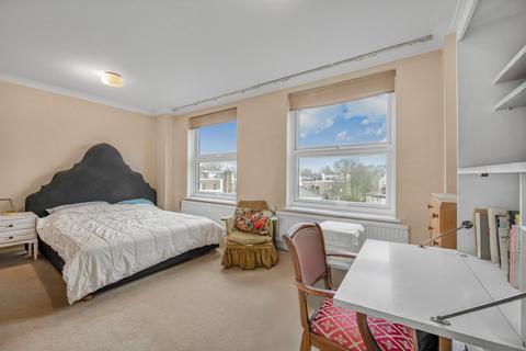 2 bedroom flat for sale, Darwin Court, Gloucester Avenue, London