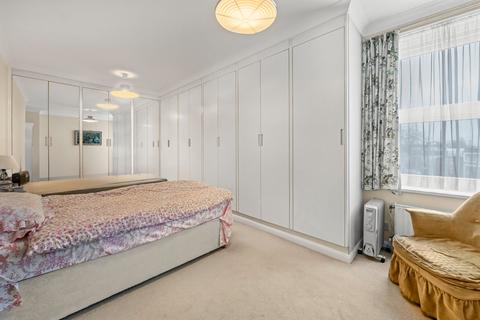 2 bedroom flat for sale, Darwin Court, Gloucester Avenue, London