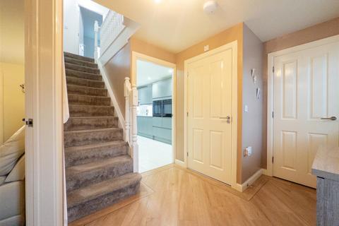 5 bedroom link detached house for sale, Peregrine Drive, Stowmarket IP14