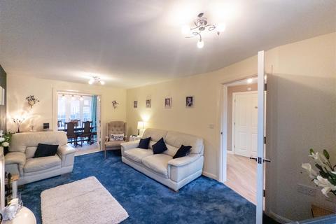 5 bedroom link detached house for sale, Peregrine Drive, Stowmarket IP14