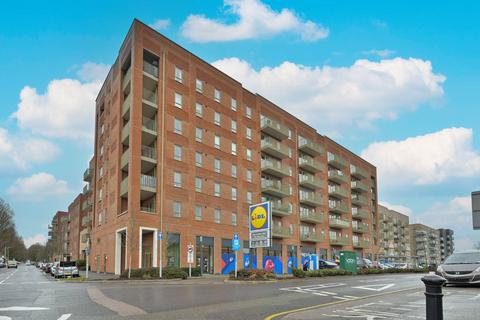 2 bedroom flat for sale, Buxton House, Oxhey Drive, Bushey, South Oxhey, WD19