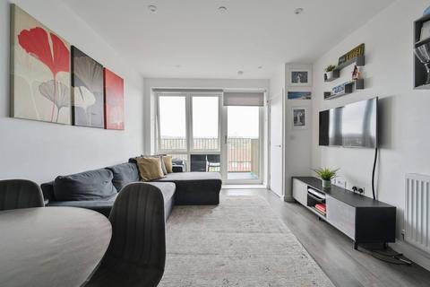 2 bedroom flat for sale, Buxton House, Oxhey Drive, Bushey, South Oxhey, WD19