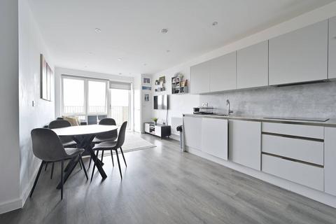 2 bedroom flat for sale, Buxton House, Oxhey Drive, Bushey, South Oxhey, WD19