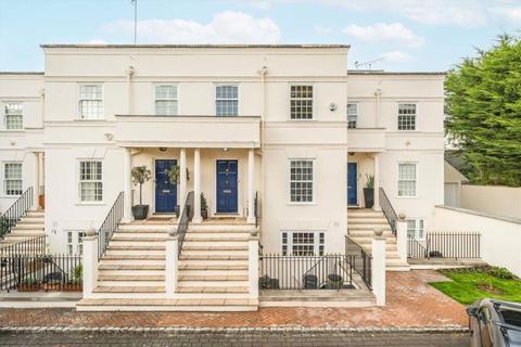 4 bedroom house to rent, Seaton Close, London