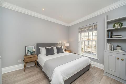 4 bedroom house to rent, Seaton Close, London