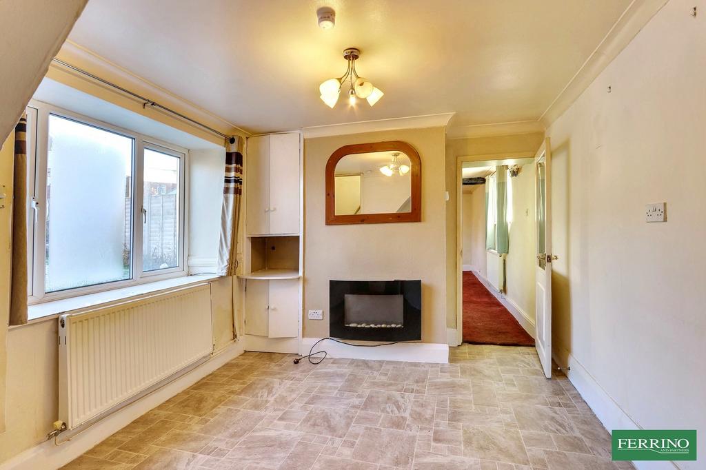 Snug/Dining Room