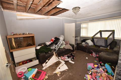 3 bedroom end of terrace house for sale, Summerbridge Crescent, Bradford, West Yorkshire