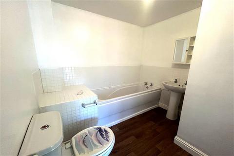 2 bedroom flat to rent, Willenhall Road, Wolverhampton