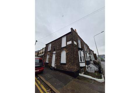 3 bedroom terraced house to rent, Hereson Road, Ramsgate CT11
