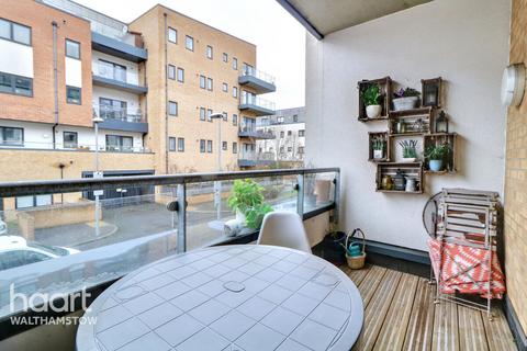 1 bedroom apartment for sale, Thornbury Way, London