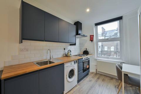 Studio to rent, Kensington High Street, W8, High Street Kensington, London, W8