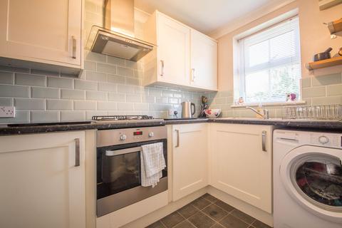 2 bedroom semi-detached house to rent, Whimbrel Avenue, Newton-Le-Willows, WA12