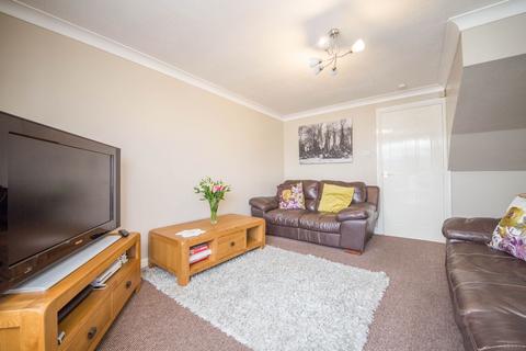 2 bedroom semi-detached house to rent, Whimbrel Avenue, Newton-Le-Willows, WA12