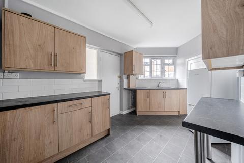 3 bedroom flat to rent, Imber Close, Esher, Surrey, KT10