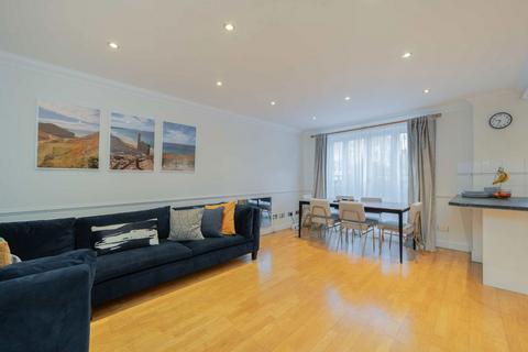 2 bedroom flat for sale, Cotton Row, London SW11