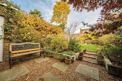 2 bedroom flat for sale, Beaumont Road, London W4