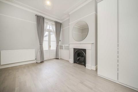 2 bedroom flat for sale, Beaumont Road, London W4