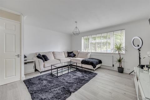 2 bedroom apartment for sale, Merrymeet, Banstead
