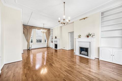 3 bedroom flat for sale, Park House, Richmond Hill, Richmond, Surrey