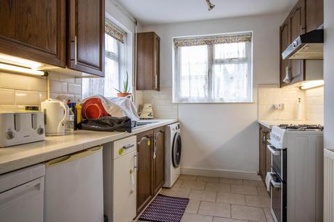 2 bedroom semi-detached house to rent, Macaulay Square, Great Shelford