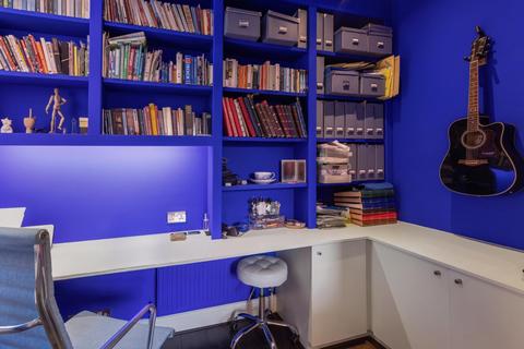 2 bedroom flat for sale, Altenburg Gardens, London