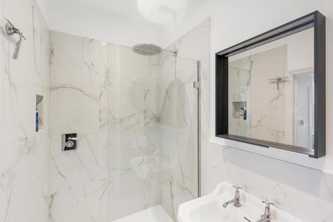 2 bedroom flat for sale, Altenburg Gardens, London