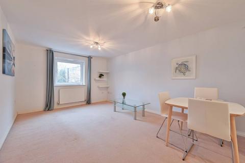1 bedroom flat for sale, Gloucester Court, Watford, WD18