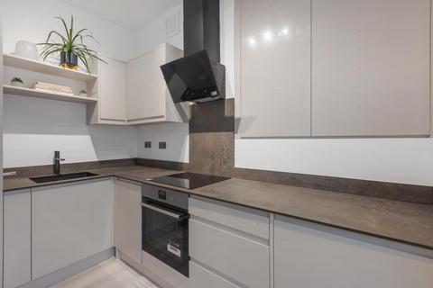 1 bedroom flat for sale, Ferndale Road, London