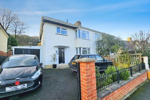 Cambridge Avenue, Dursley, GL11 4AU