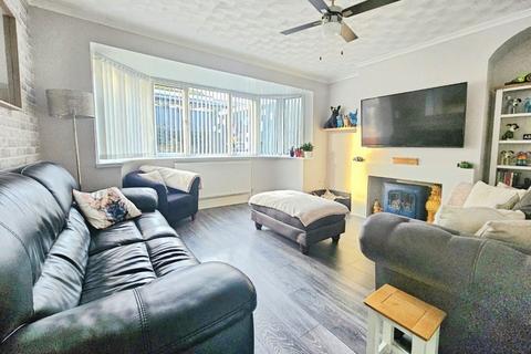 undefined, Cambridge Avenue, Dursley, GL11 4AU