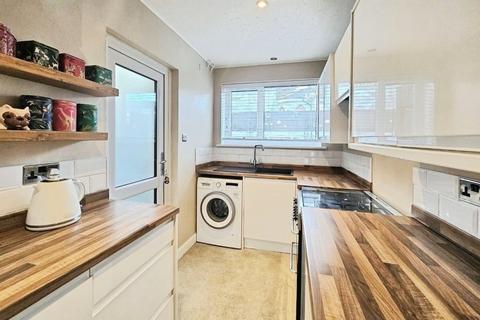 undefined, Cambridge Avenue, Dursley, GL11 4AU