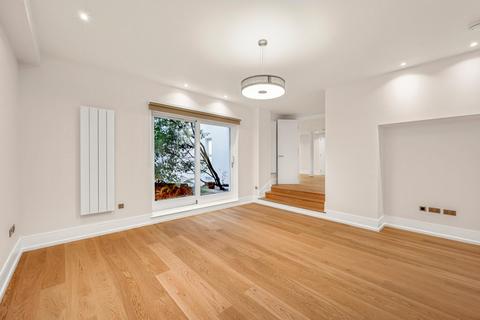 3 bedroom flat to rent, Wild Street, Covent Garden, London