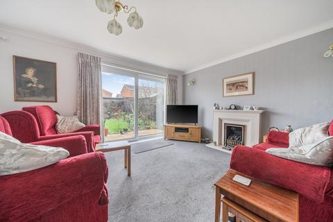 3 bedroom semi-detached house for sale, Robin Close, Flitwick, MK45