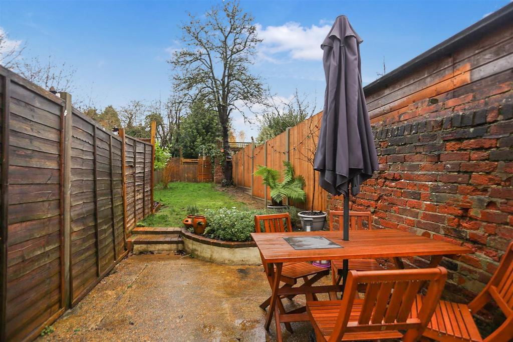 2, 7, Wilbury Avenue Garden BRIGHT 2.jpg