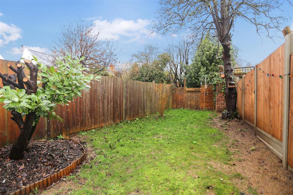 2, 7, Wilbury Avenue Garden BRIGHT.jpg