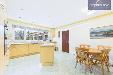 3 bedroom detached house for sale, Lowton Road, Lytham St. Annes, FY8